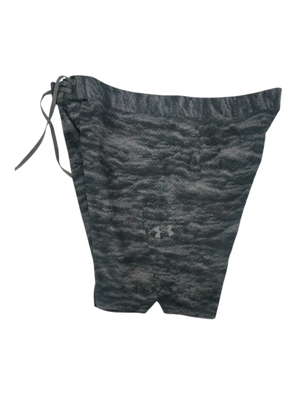 Under Armour HeatGear Men’s Gray Camo Board Shorts 42 Swim Trunks Beachwear NWOT